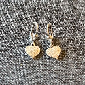 🥳 Host Pick 🎉 Vintage rhinestone heart hanging earrings